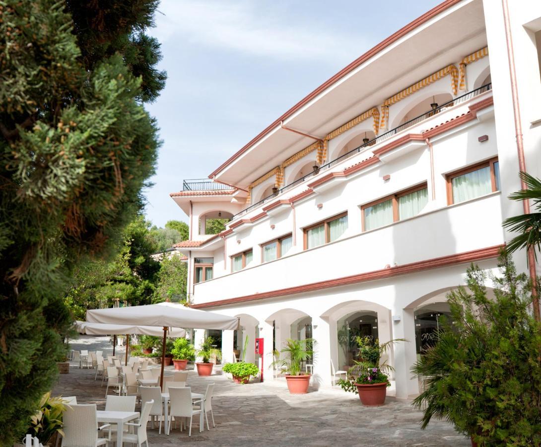 Hotel Paradiso Santa Maria di Castellabate Exteriör bild